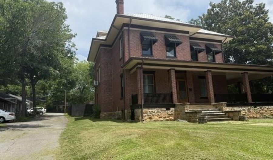 1201 CHRISTINE Ave, Anniston, AL 36207 - 5 Beds, 4 Bath