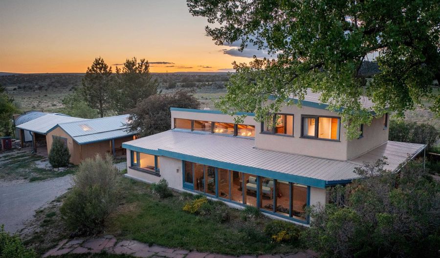 51 Atalaya Rd, Arroyo Hondo, NM 87513 - 3 Beds, 2 Bath