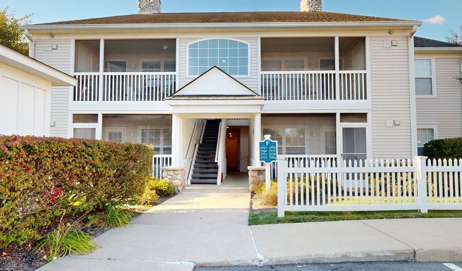 2767 S Knightsbridge Cir, Ann Arbor, MI 48105 - 2 Beds, 2 Bath