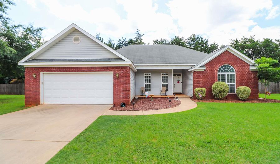 128 Crystal Ridge Cir, Byron, GA 31008 - 4 Beds, 3 Bath