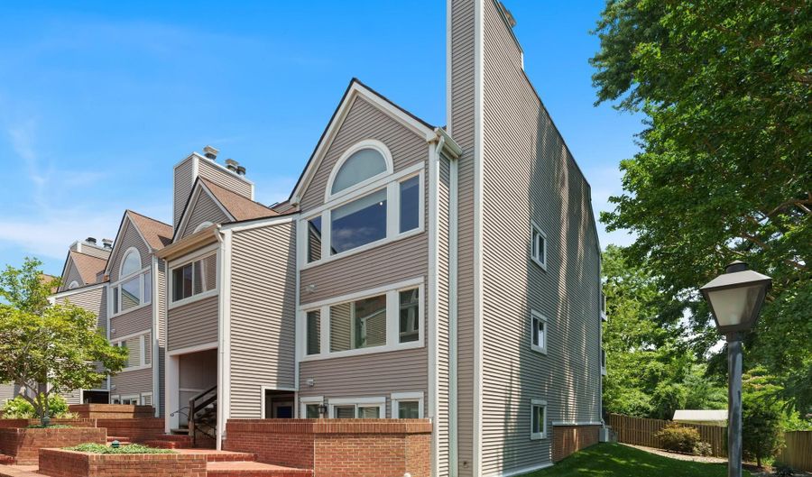 5560 LANGSTON Blvd 63-E, Arlington, VA 22207 - 2 Beds, 2 Bath