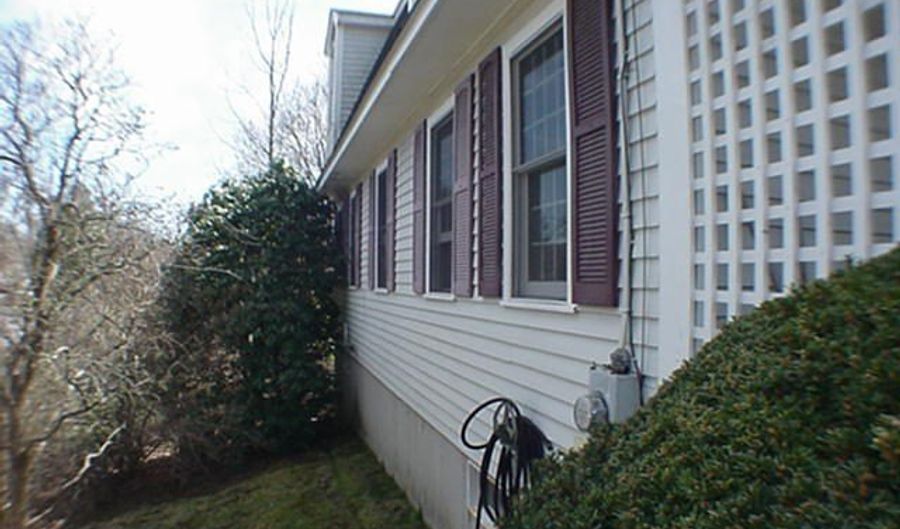 66 Newland Ave, Bellingham, MA 02019 - 3 Beds, 2 Bath