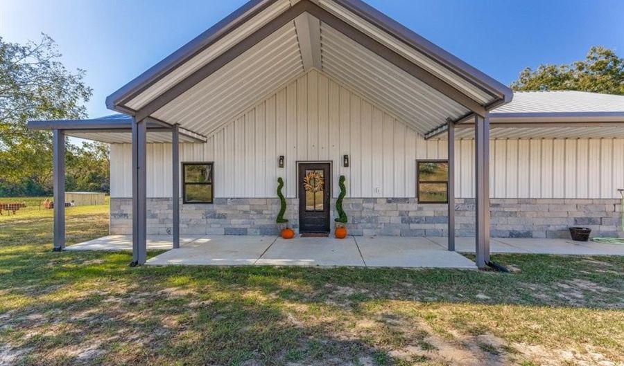 1600 County Road 2395, Alvord, TX 76225 - 5 Beds, 3 Bath