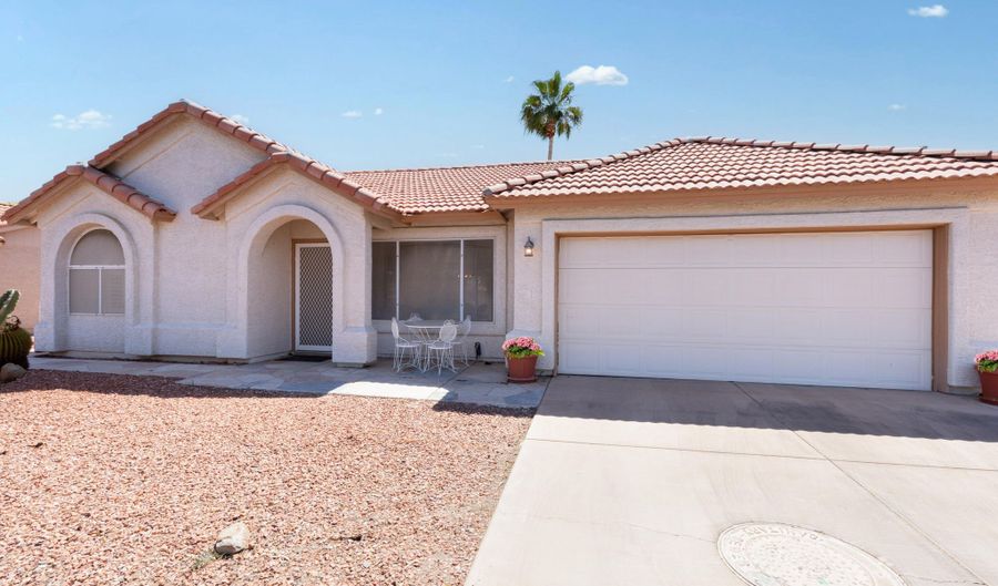 6381 S CHAMPIONSHIP Dr, Chandler, AZ 85249 - 2 Beds, 2 Bath