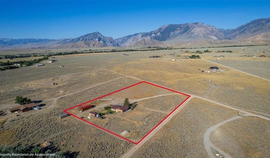 18 Rock Creek Rd, Clark, WY 82435 - 3 Beds, 2 Bath