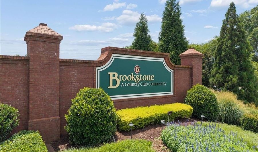 5486 Hedge Brooke Pointe Cv NW, Acworth, GA 30101 - 5 Beds, 5 Bath
