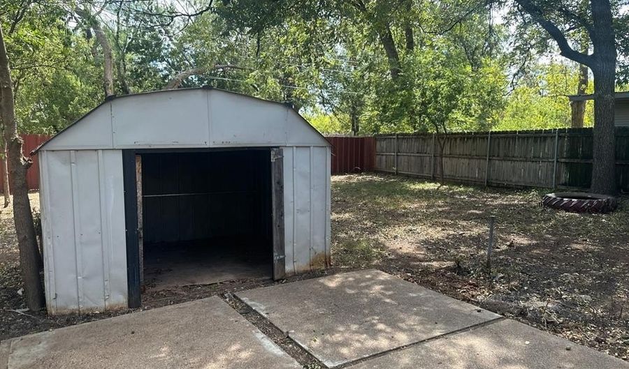 409 Miller St, Abilene, TX 79605 - 2 Beds, 1 Bath