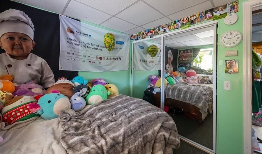 711 Black Plain Rd, North Smithfield, RI 02896 - 2 Beds, 2 Bath