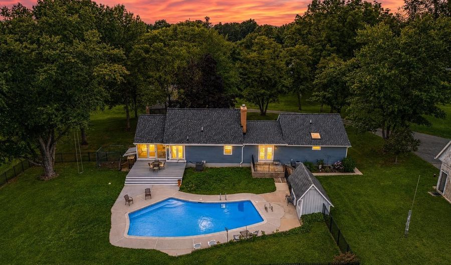5947 APPLETOWN Rd, Boonsboro, MD 21713 - 4 Beds, 3 Bath