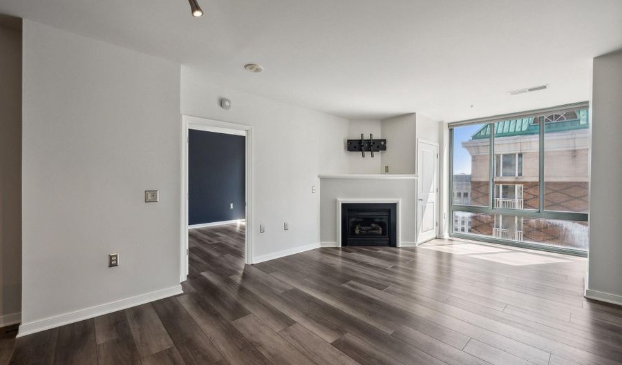 851 N GLEBE Rd N 2008, Arlington, VA 22203 - 1 Beds, 1 Bath
