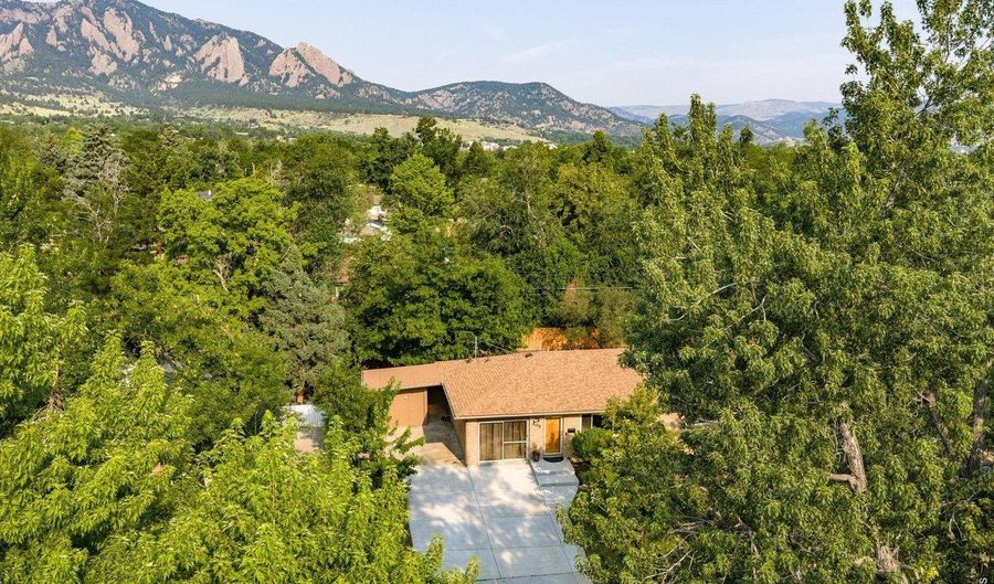 405 S 44th St, Boulder, CO 80305 - 3 Beds, 2 Bath