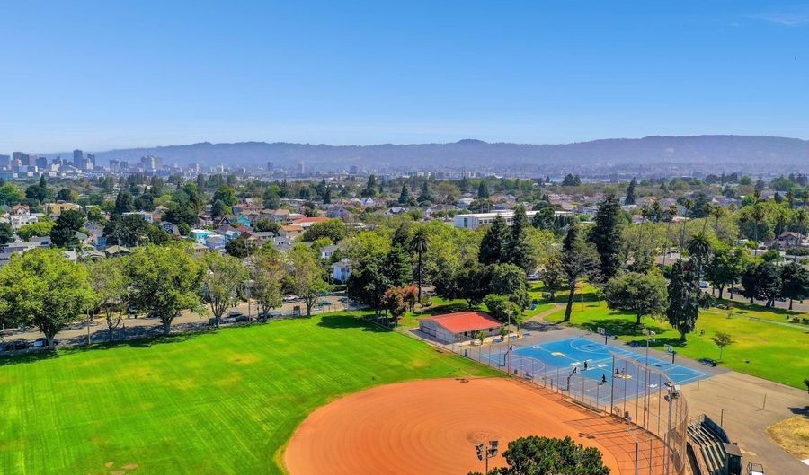 1220 9Th St, Alameda, CA 94501 - 5 Beds, 0 Bath