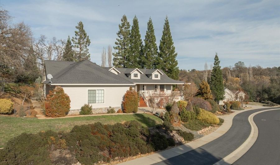 146 Smith Flt, Angels Camp, CA 95222 - 3 Beds, 3 Bath