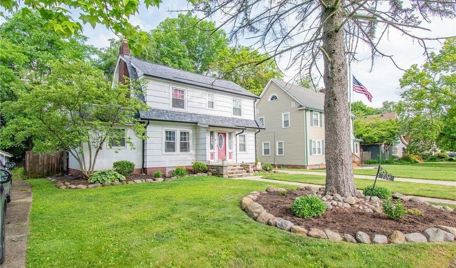 706 Crestview Ave, Akron, OH 44320 - 3 Beds, 2 Bath