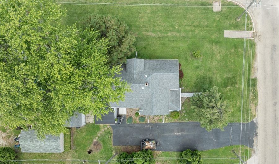 306 N JEFFERSON St, Abingdon, IL 61410 - 4 Beds, 2 Bath