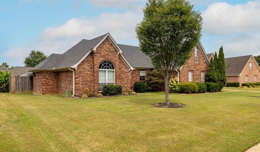 7696 SHADOW Brk, Bartlett, TN 38002 - 3 Beds, 2 Bath