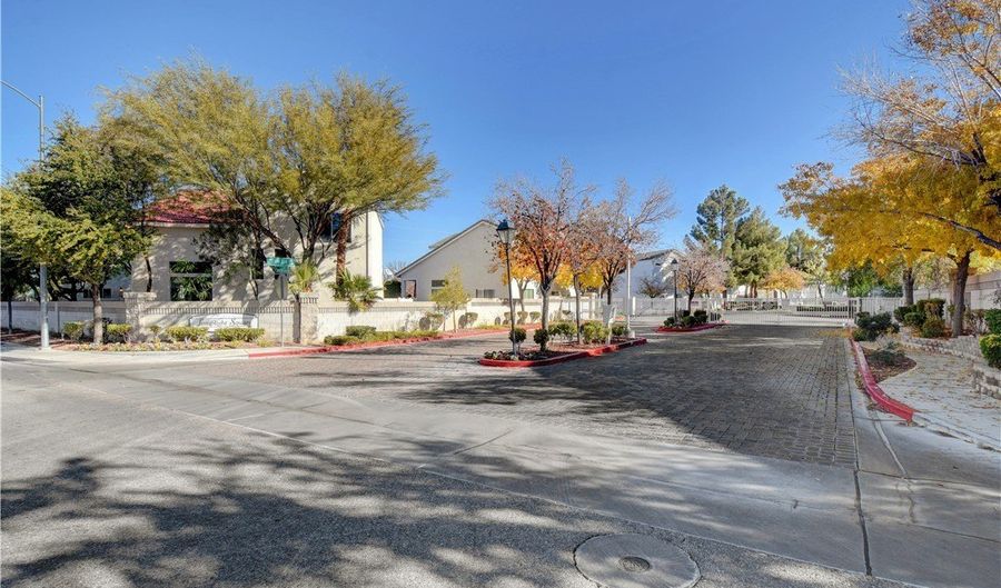 10324 Cherry Brook St, Las Vegas, NV 89183 - 4 Beds, 3 Bath
