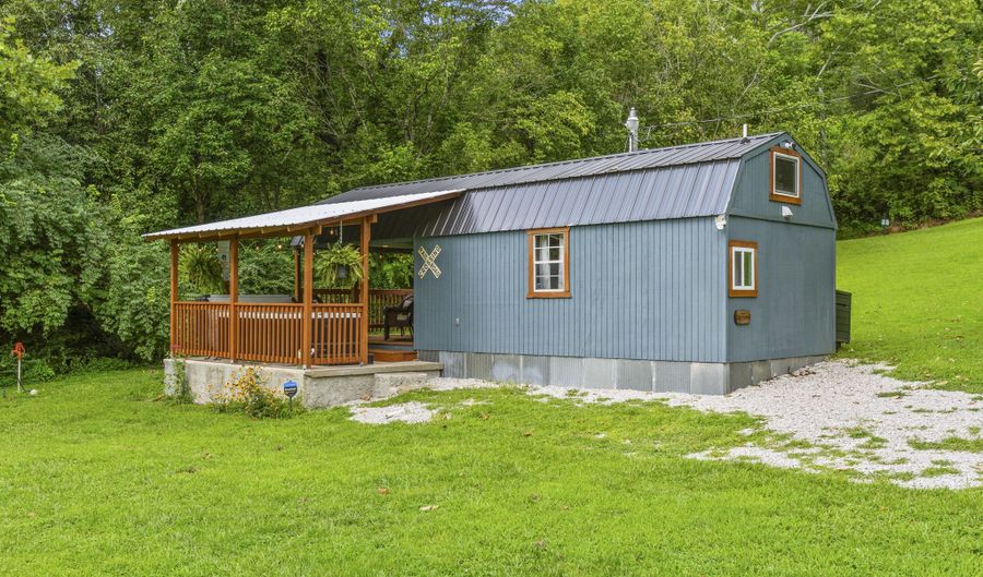 90 Railroad Lock Rd, Beattyville, KY 41311 - 1 Beds, 1 Bath