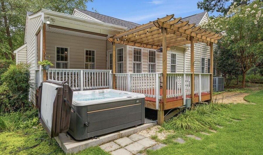 206 Kelly W Dr, Apex, NC 27502 - 3 Beds, 2 Bath