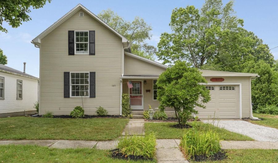 1611 Sprott St, Auburn, IN 46706 - 3 Beds, 2 Bath