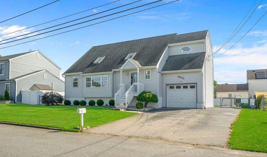 1521 Neptune Ave, Beachwood, NJ 08722 - 3 Beds, 2 Bath