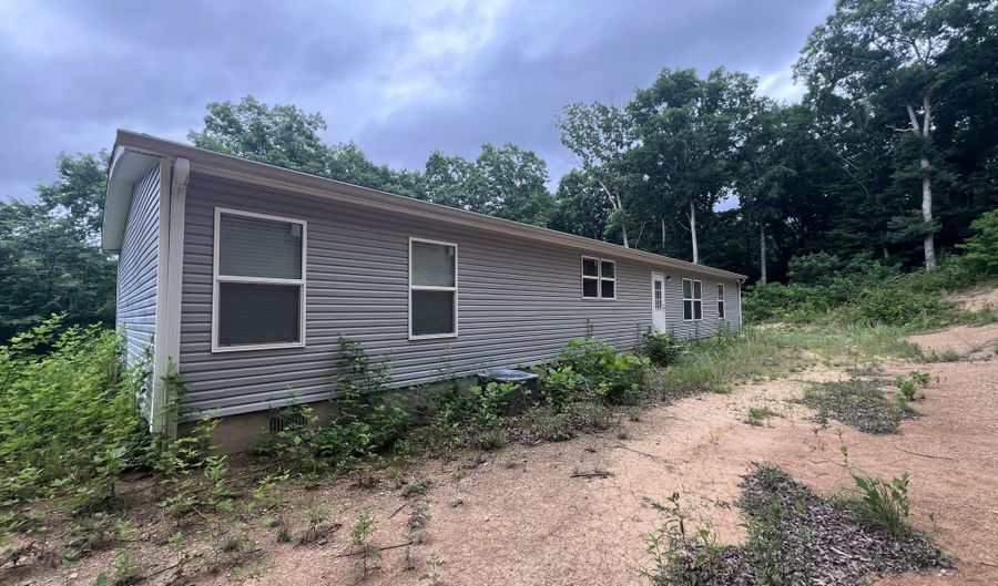 971 KY-577, Annville, KY 40402 - 4 Beds, 2 Bath