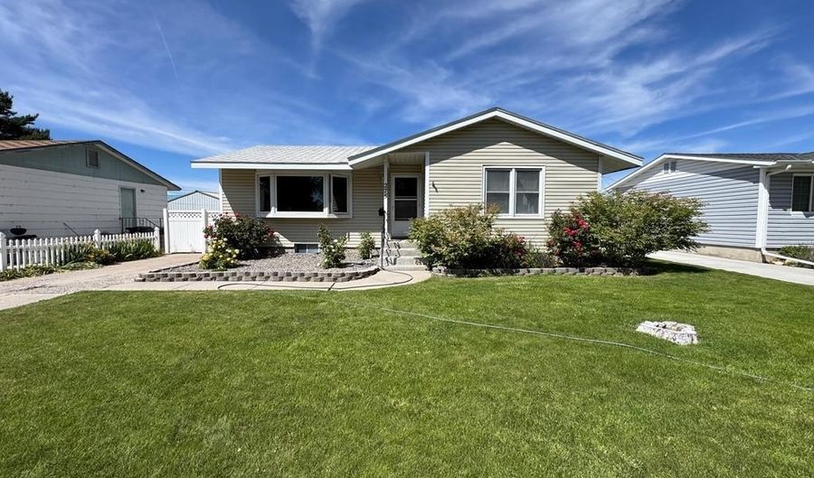 275 Washington, American Falls, ID 83211 - 4 Beds, 2 Bath