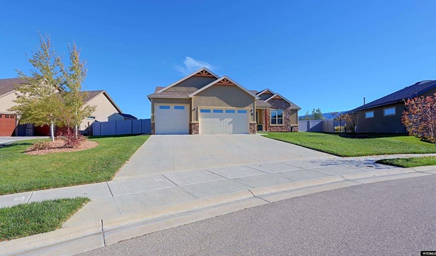 2793 Croydon Dr, Casper, WY 82609 - 4 Beds, 3 Bath