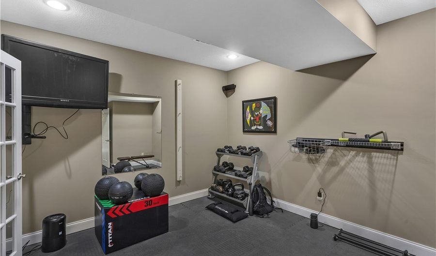 117 Majestic Dr, Adams Twp., PA 16046 - 5 Beds, 5 Bath