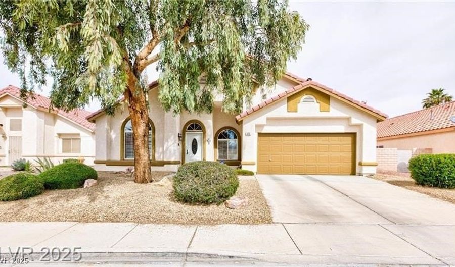 672 Hitchen Post Dr, Henderson, NV 89011 - 4 Beds, 3 Bath