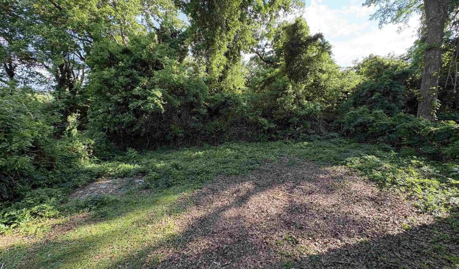 1304 E 11TH St, Anniston, AL 36207 - 4 Beds, 1 Bath
