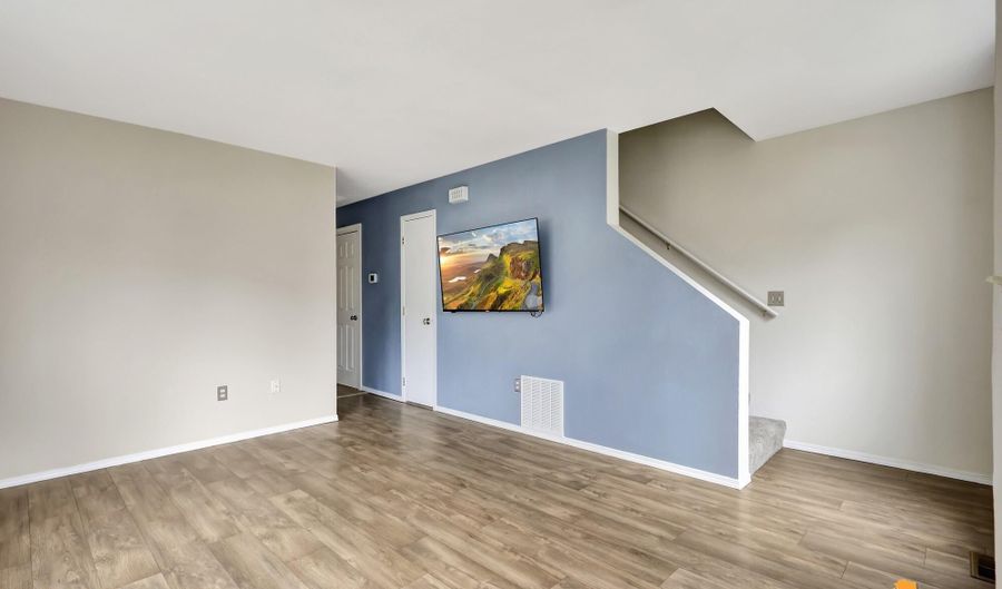 7676 Snow View Dr, Anchorage, AK 99507 - 3 Beds, 2 Bath