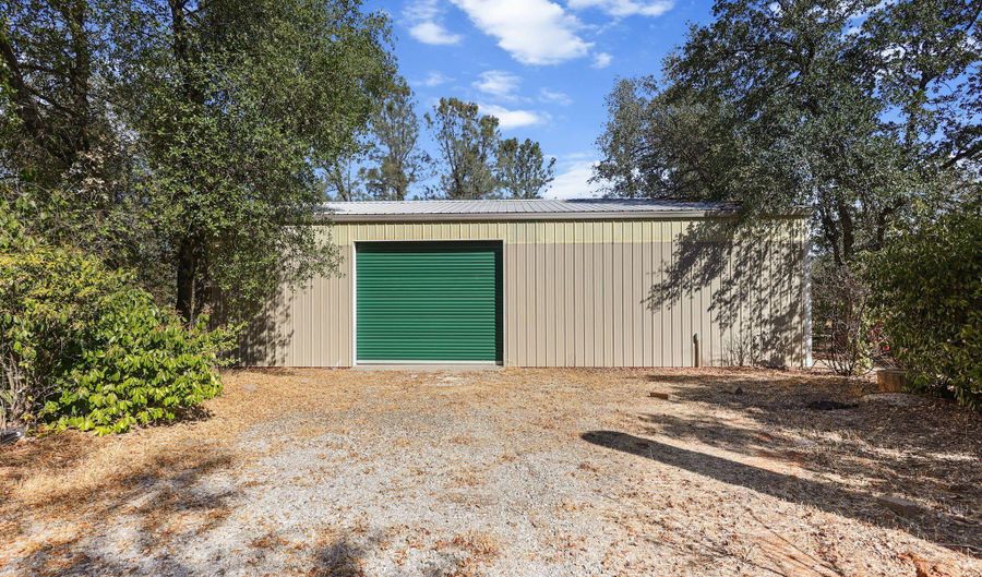 16840 Hawthorne Ave, Anderson, CA 96007 - 3 Beds, 2 Bath