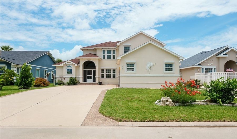 122 Sea Mist Dr, Aransas Pass, TX 78336 - 5 Beds, 3 Bath