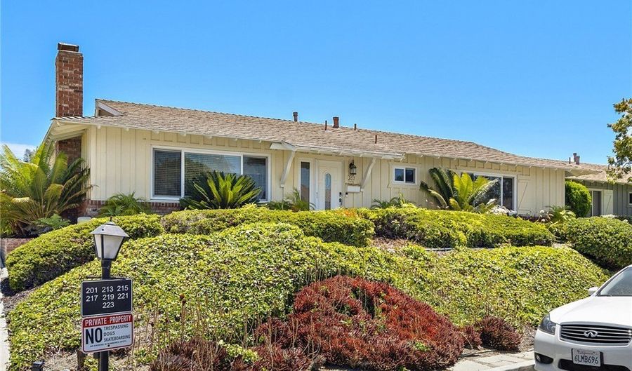 201 Monte Vis, San Clemente, CA 92672 - 2 Beds, 2 Bath