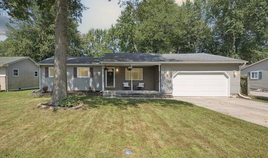 583 Market St, Algonac, MI 48001 - 3 Beds, 2 Bath