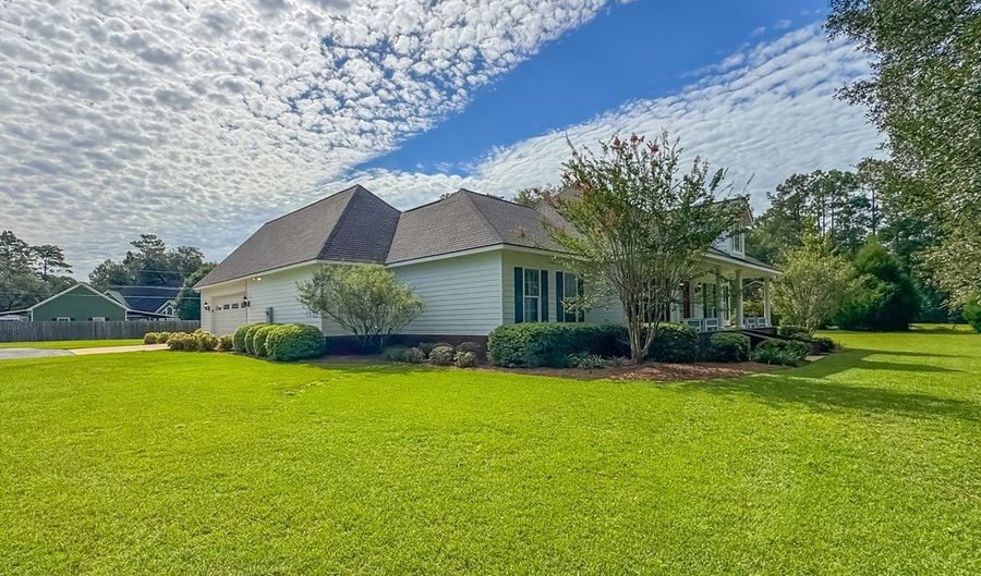 1417 College Rd, Bainbridge, GA 39819 - 4 Beds, 2 Bath