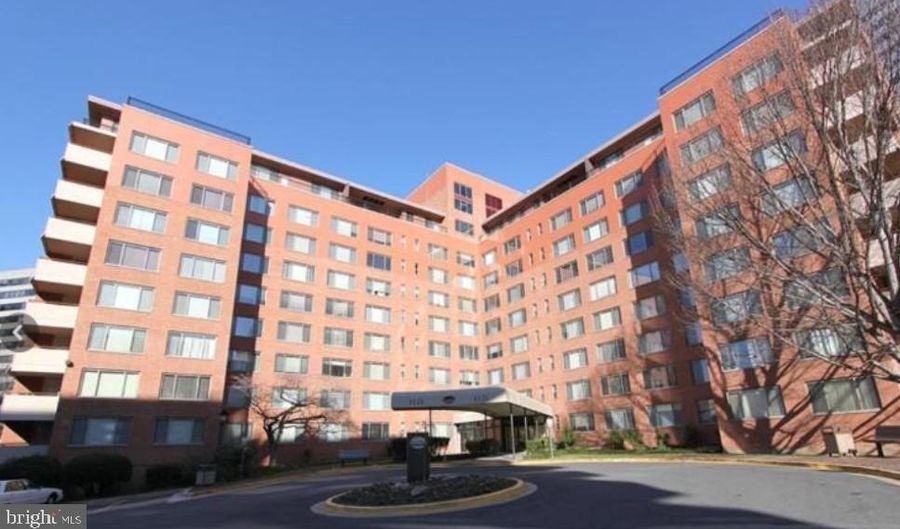 1121 ARLINGTON Blvd 209, Arlington, VA 22209 - 1 Beds, 1 Bath