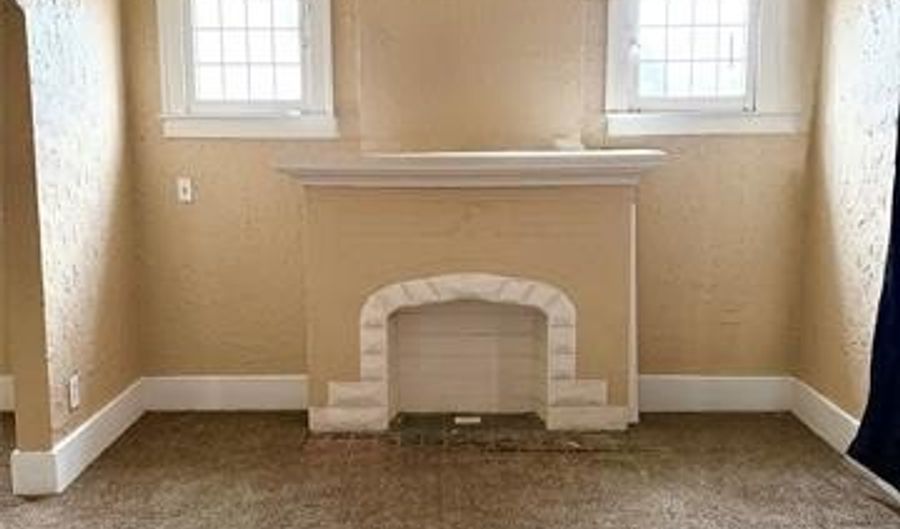 15700 PINEHURST St, Detroit, MI 48238 - 2 Beds, 1 Bath