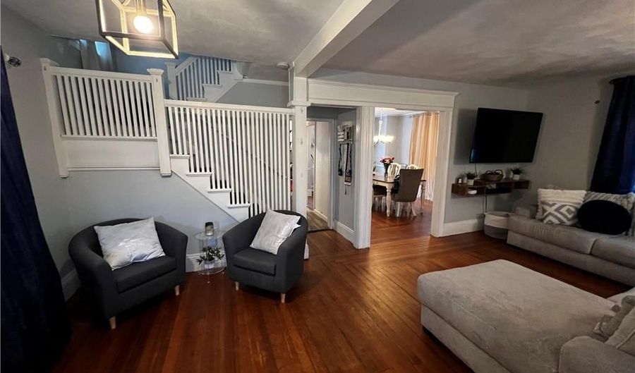 29 Rhodes Ave, Cranston, RI 02905 - 3 Beds, 1 Bath