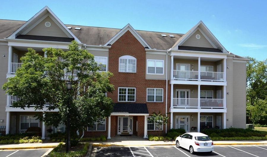 803 LATCHMERE Ct #301, Annapolis, MD 21401 - 2 Beds, 2 Bath