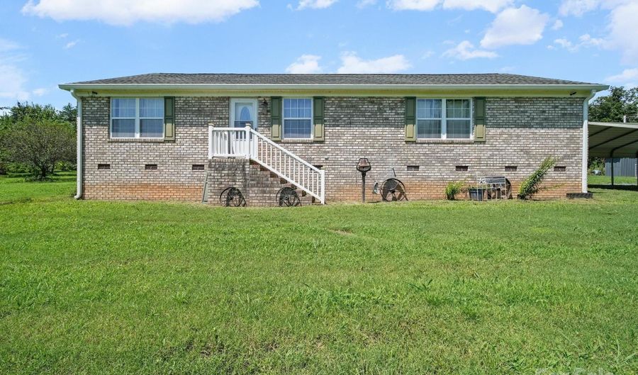 26673 Burleson Rd, Albemarle, NC 28001 - 3 Beds, 3 Bath