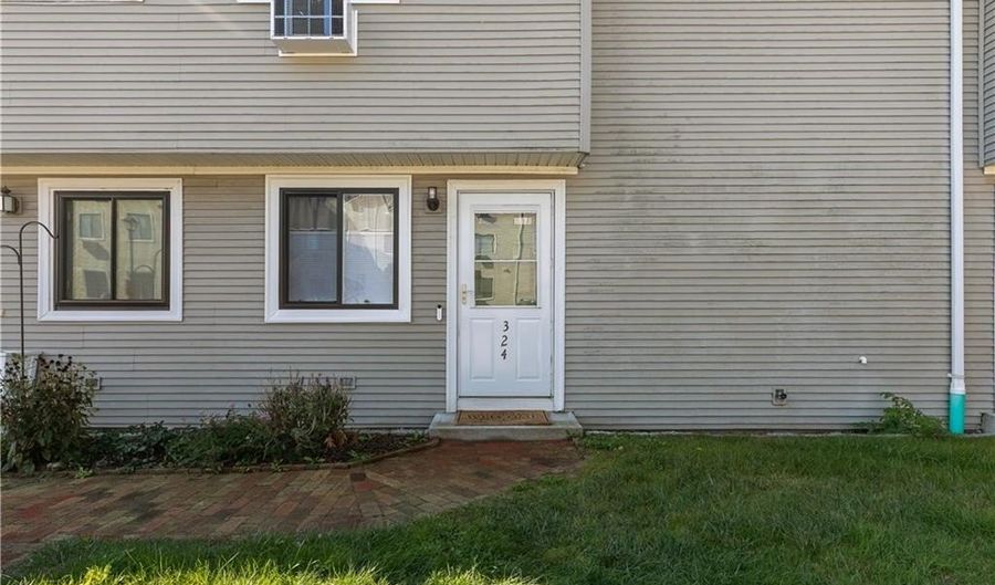 66 Girard Ave 324, Newport, RI 02840 - 2 Beds, 2 Bath
