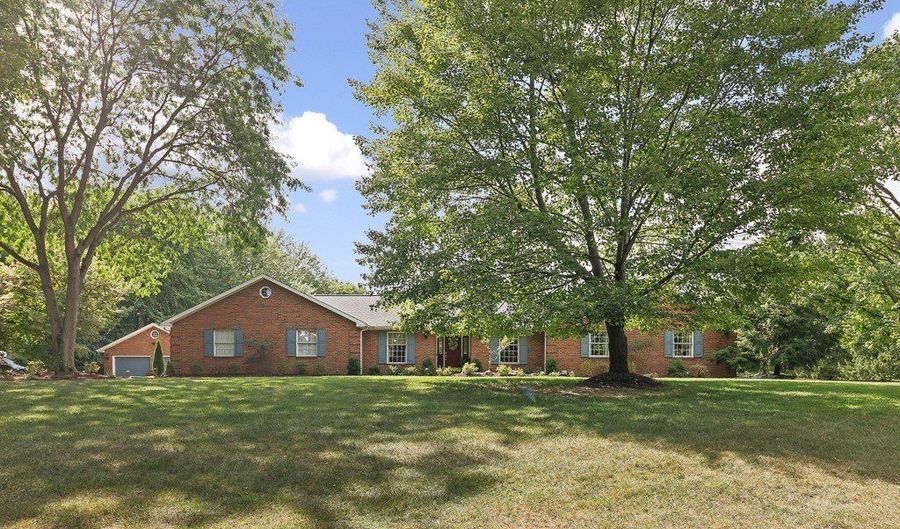 1691 Northview Ave, Alliance, OH 44601 - 3 Beds, 4 Bath
