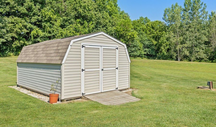 1126 N Vista Ln, Allegan, MI 49010 - 3 Beds, 2 Bath