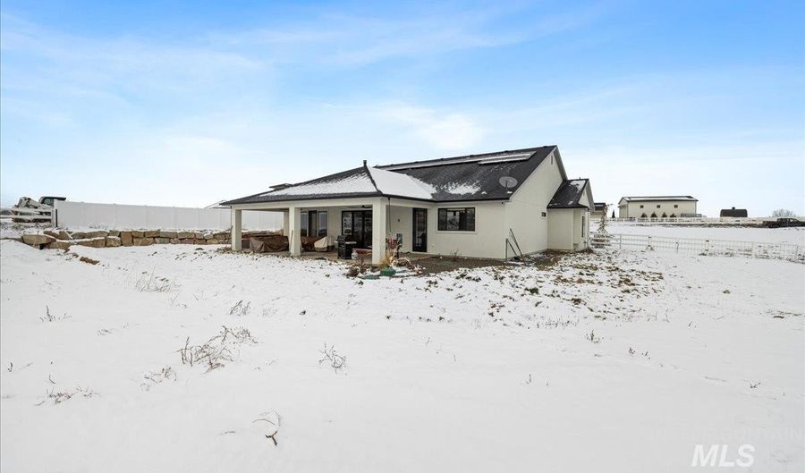 14947 Red Barn Ct, Caldwell, ID 83607 - 4 Beds, 4 Bath