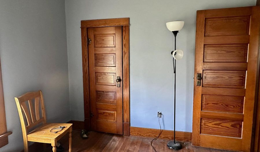 107 S Ohio Ave, Abingdon, IL 61410 - 2 Beds, 1 Bath
