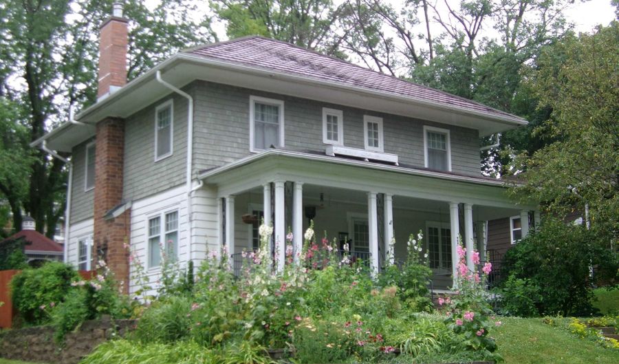 909 Poplar St, Atlantic, IA 50022 - 4 Beds, 3 Bath