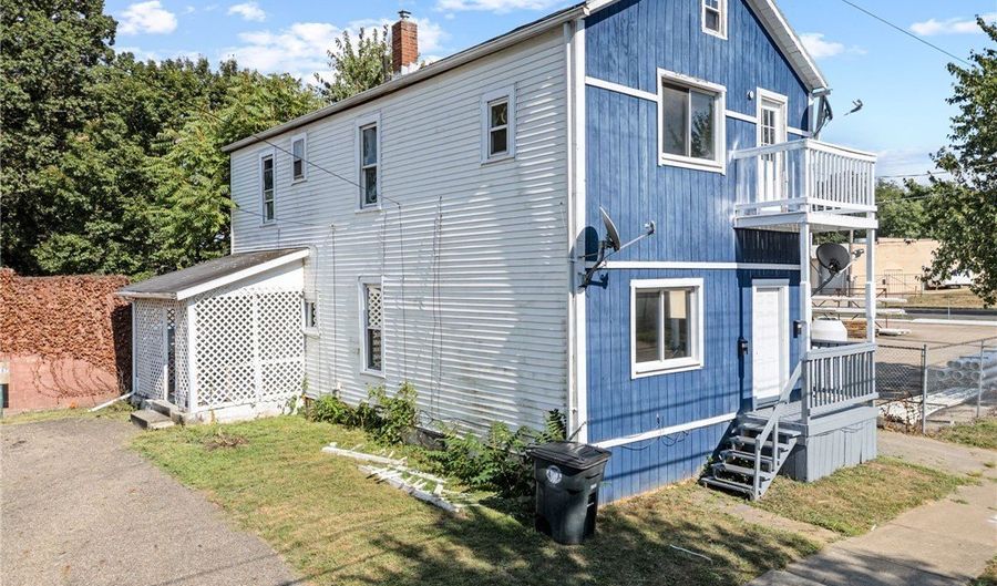 2387 29th St SW, Akron, OH 44314 - 2 Beds, 1 Bath