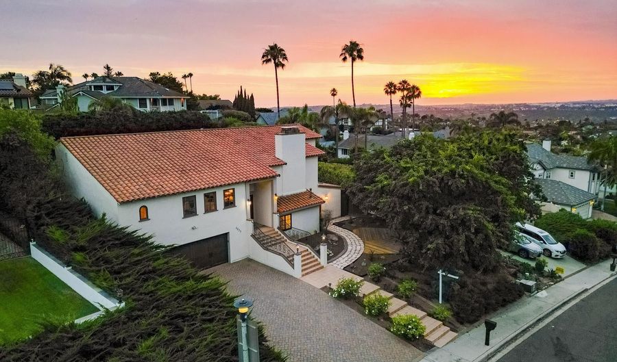 6829 Corintia St, Carlsbad, CA 92009 - 4 Beds, 4 Bath